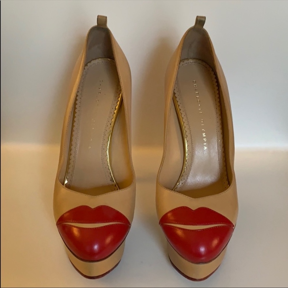 Charlotte Olympia Beige “Kiss Me Dolores” Lips 👄
